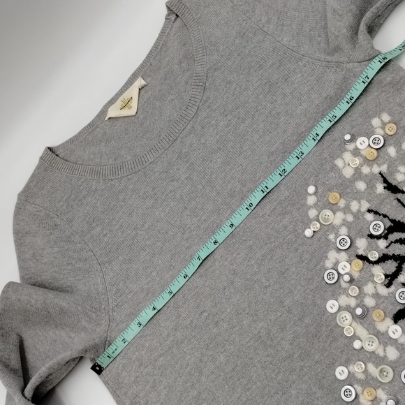 Anthropologie HWR Monogram Tree Sweater Button Gray Long  Size Medium - Picture 6 of 7